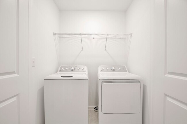 Building Photo - Brand New 3/2.5 Modern Townhome with 1 Car...