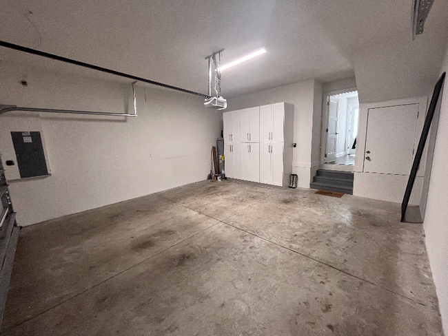 Building Photo - 1302 W Carmen St