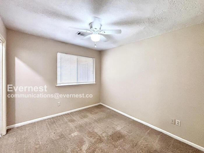 Building Photo - 15231 Cabots Landing Dr