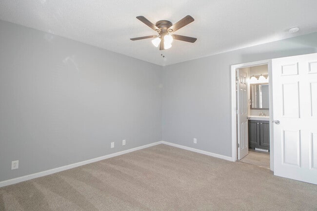 Building Photo - 205 Ruf Dr