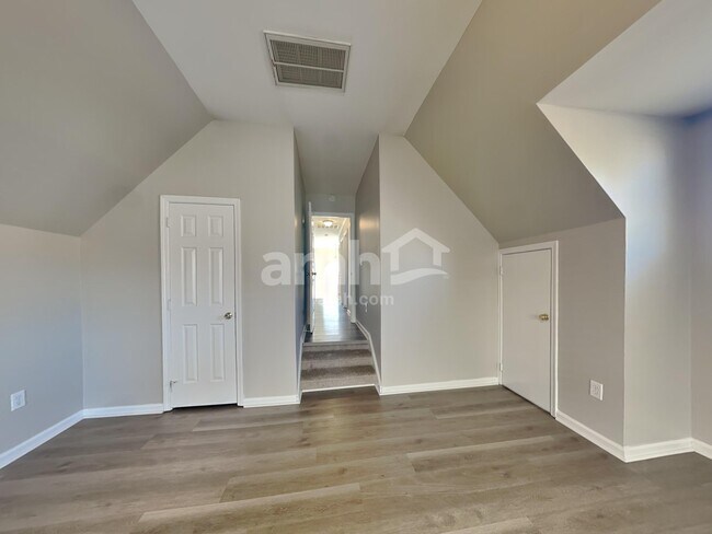 Building Photo - 3 Wingcup Way