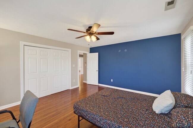 Building Photo - Elegant & Spacious Home Available in Church Point