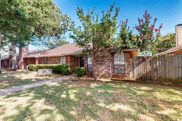 Building Photo - 1902 N Irving Heights Dr
