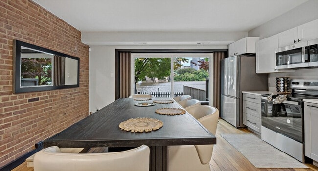 Building Photo - 3590 Water St NW