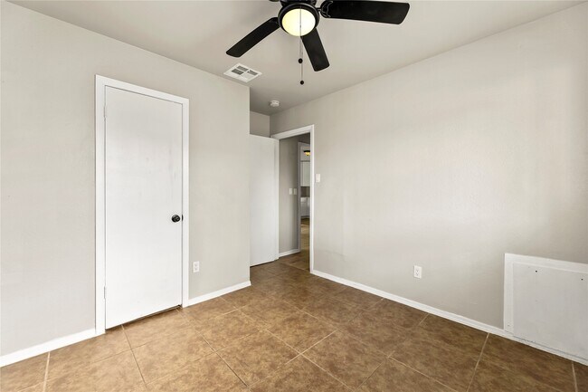Building Photo - 11455 Spottswood Dr