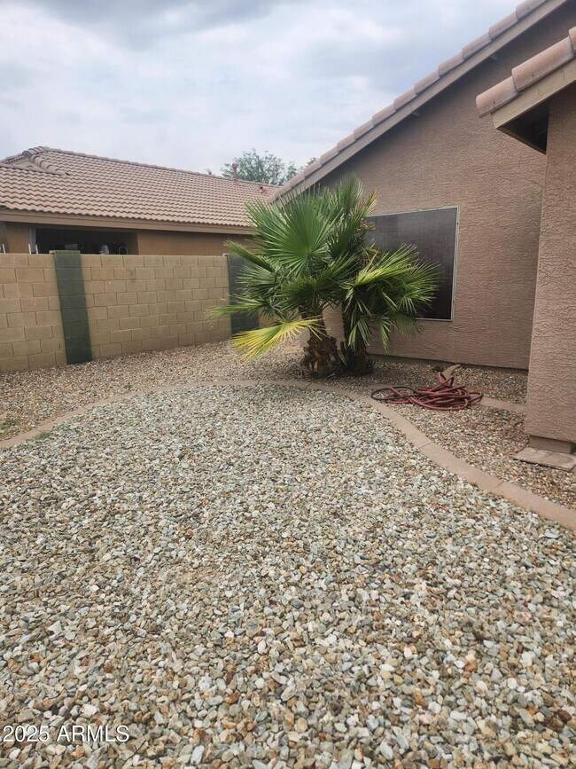 Building Photo - 15273 N Gil Balcome Ct