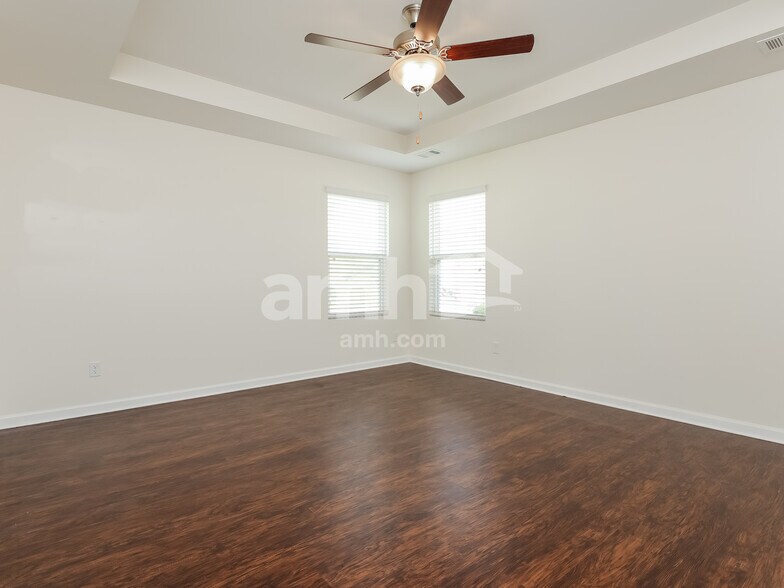 Building Photo - 311 Dogwood Cir