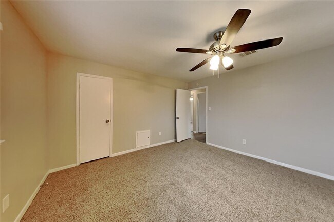 Building Photo - 935 Red Rock Canyon Dr