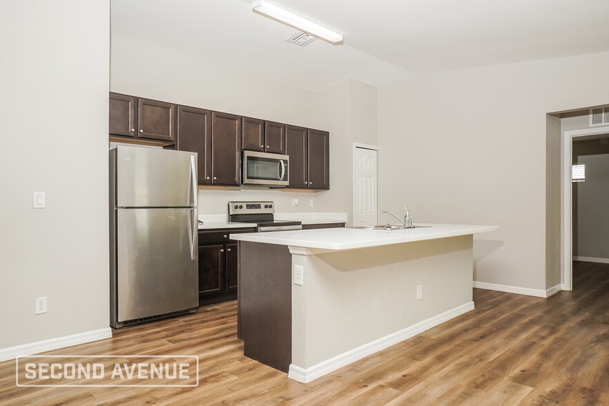 Building Photo - 404 Biscayne Dr
