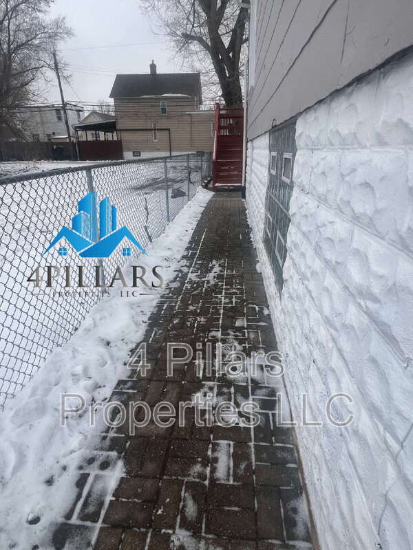 Building Photo - 5647 Sohl Ave