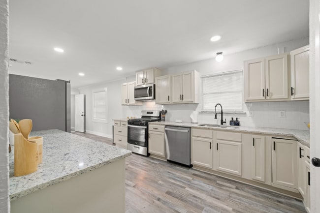 Building Photo - 125 Gramley St