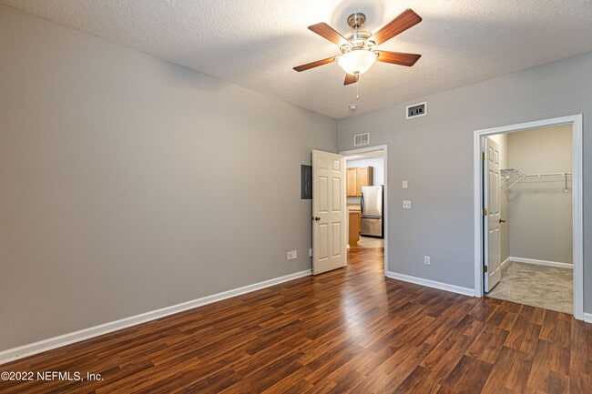 Building Photo - 2200 Marsh Hawk Ln