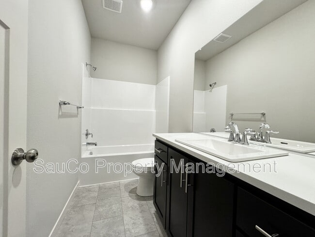 Building Photo - 7181 SE Benedict St