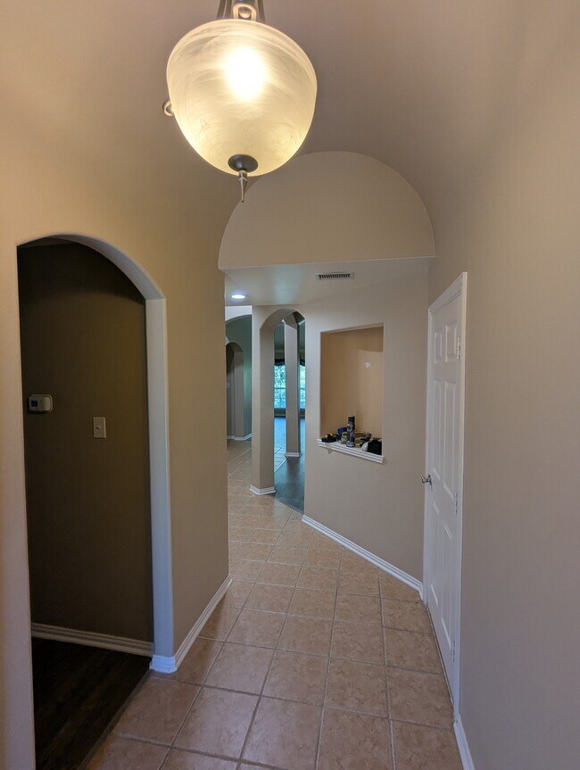 Building Photo - 3929 Cross Bend Dr