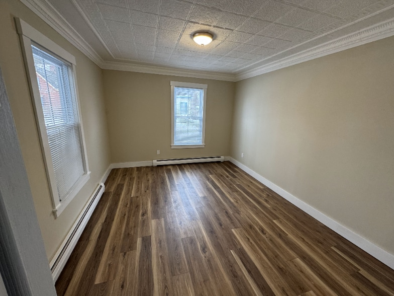 Building Photo - 7 Spring St