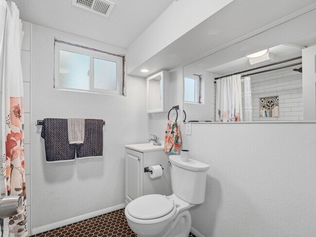 Building Photo - Spacious 5-Bedroom Ranch Backing to the High Line Canal in Littleton