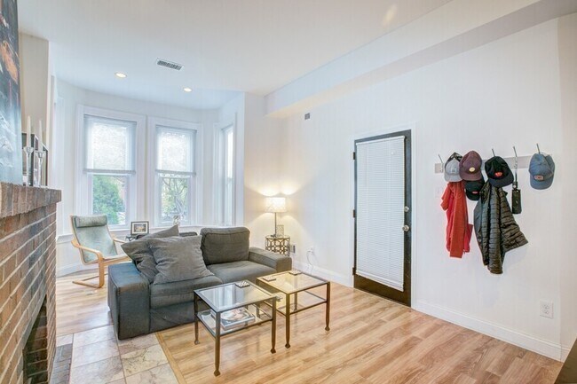 Building Photo - 1527 T St NW