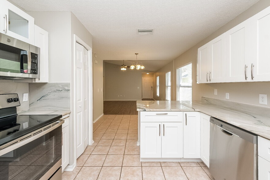 Building Photo - 8749 Morrison Oaks Ct