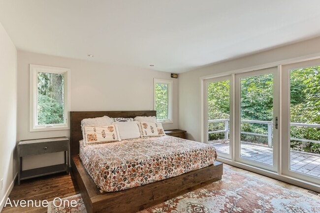 Building Photo - 4 br, 3 bath House - 10204 SE 27th St