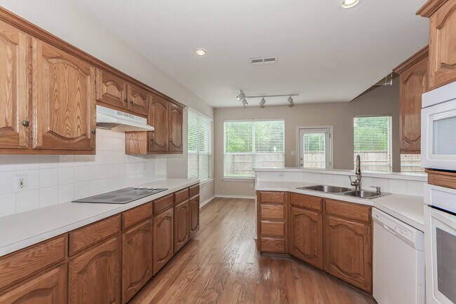 Building Photo - 6013 Portridge Dr