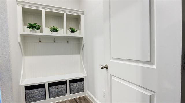 Building Photo - 7436 Palisades Dr