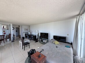 Building Photo - Spacious 2-Bedroom Condo with Diamond Head Views & 2 Parking Stalls at Ala Wai Plaza Skyrise
