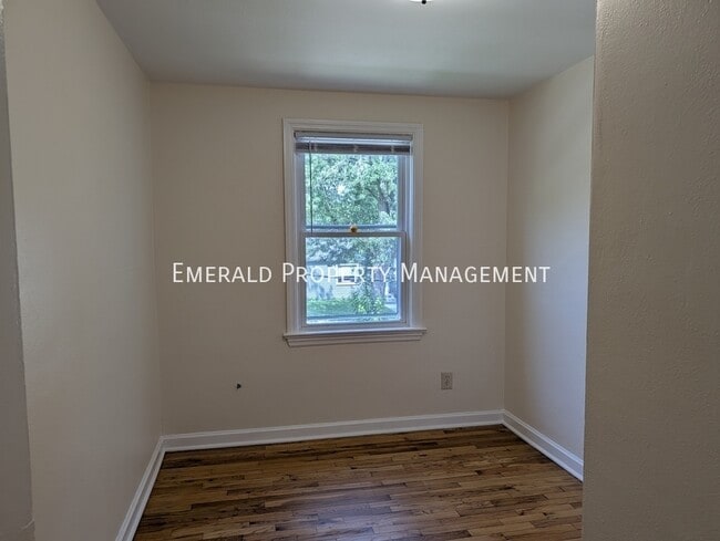 Building Photo - 2215 Hecker Ave