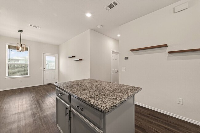 Building Photo - 25543 Pitchfork Ranch Pl