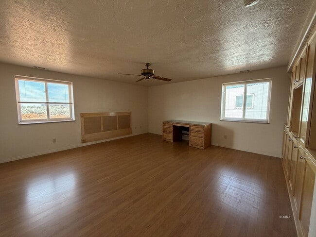 Building Photo - 1220 Monument Rd