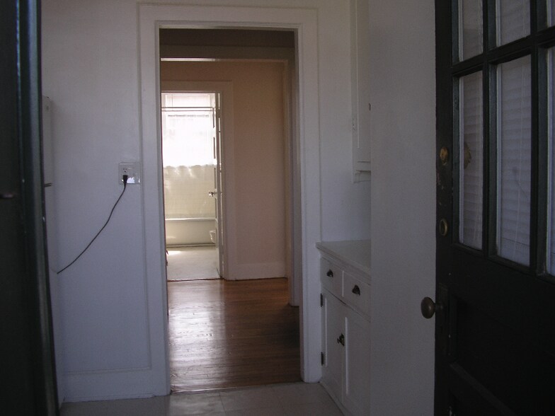 Building Photo - 1008 Brandon Ave