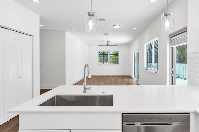 Building Photo - 211 Ocean Breeze