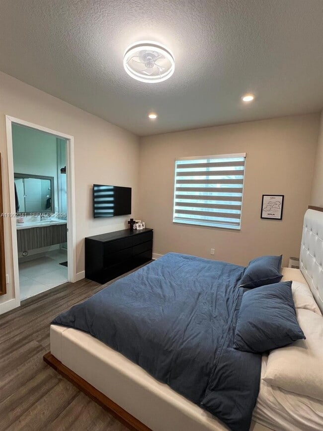 Building Photo - 10355 NW 66th St