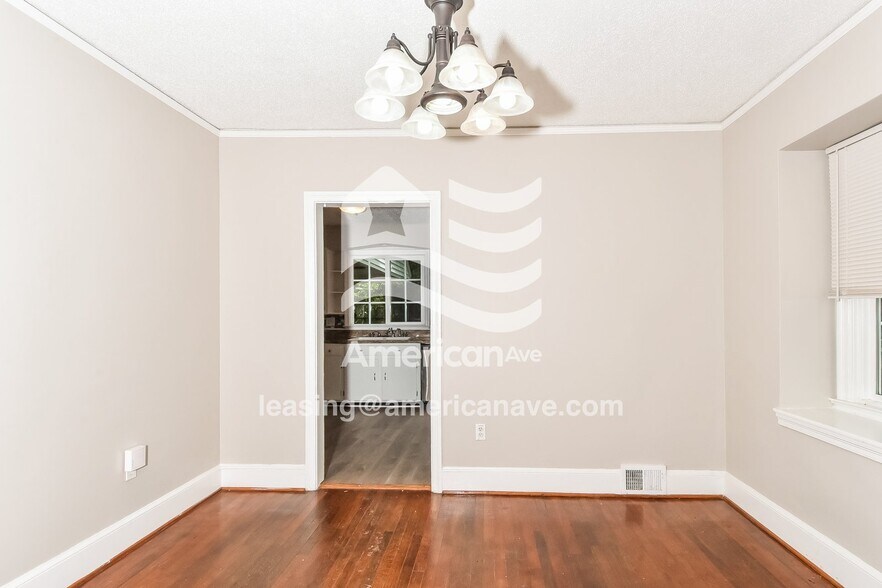 Building Photo - 123 Hendrix St