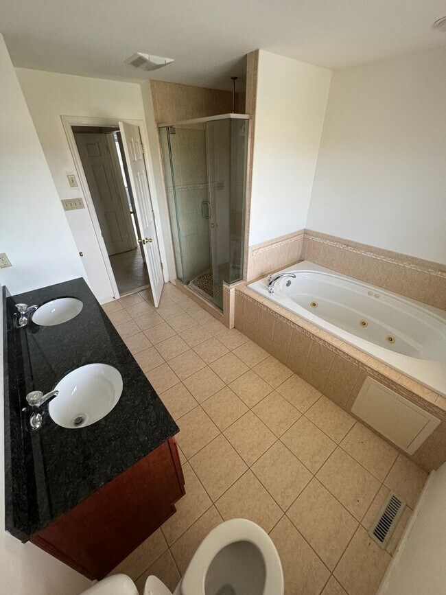 Building Photo - PARKLAND SCHOOLS- FOUR BEDROOM HOUSE compl...