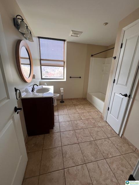 Building Photo - 528 N New St