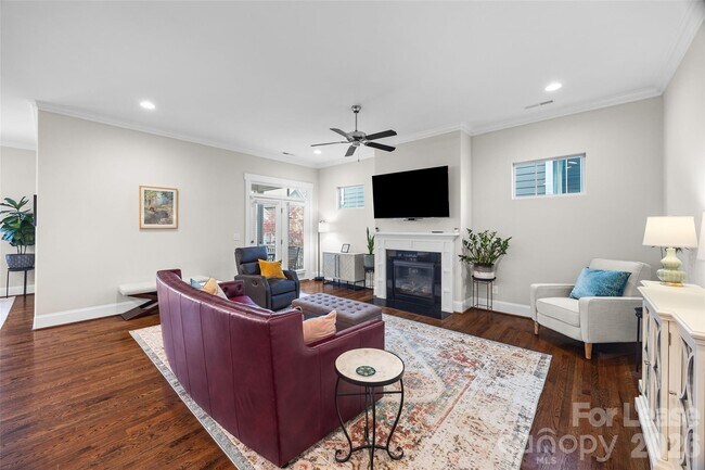 Building Photo - 522 Spring Landing Dr