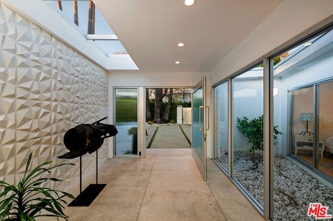 Building Photo - 10134 Angelo View Dr