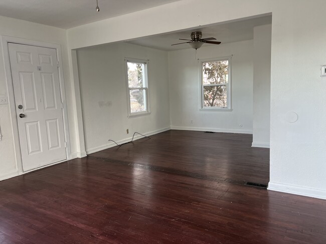 Upstairs Livingroom - 617 Haines Ave