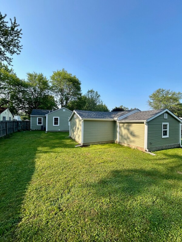 Building Photo - 2324 Van Buskirk Rd