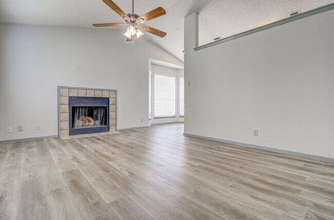 Building Photo - 9624 Sugar Hill Dr