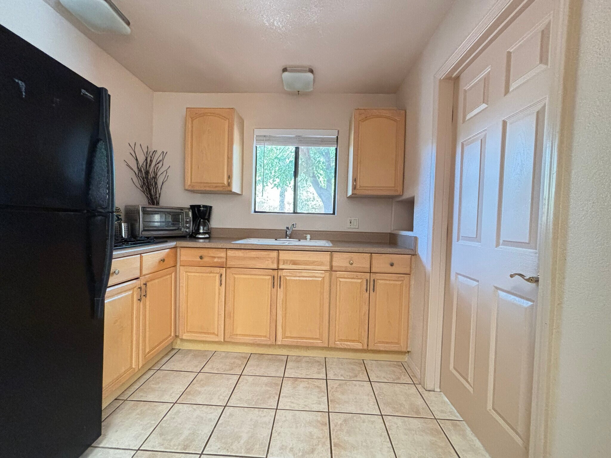 Casita Kitchen - 115 Flaming Arrow Way