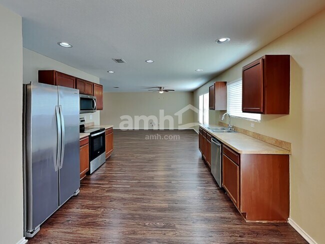 Building Photo - 148 Hinge Chase