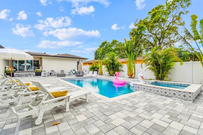 Building Photo - 1107 W Braddock St