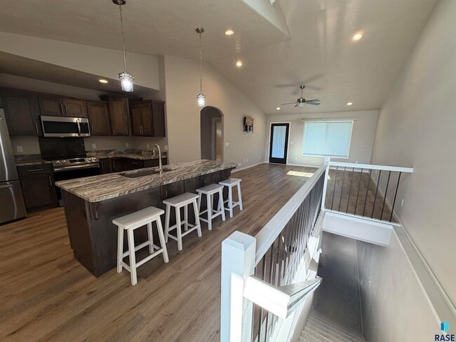 Building Photo - 2607 E Sunburst Dr
