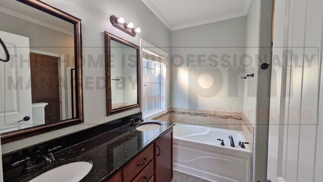 Building Photo - 717 Sleek Fox Dr