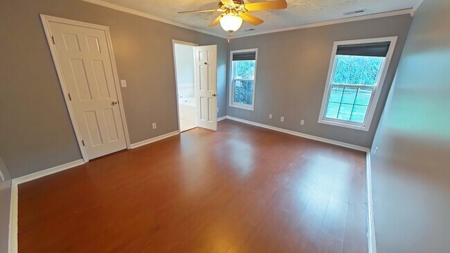 Building Photo - 151 Spring Valley Dr