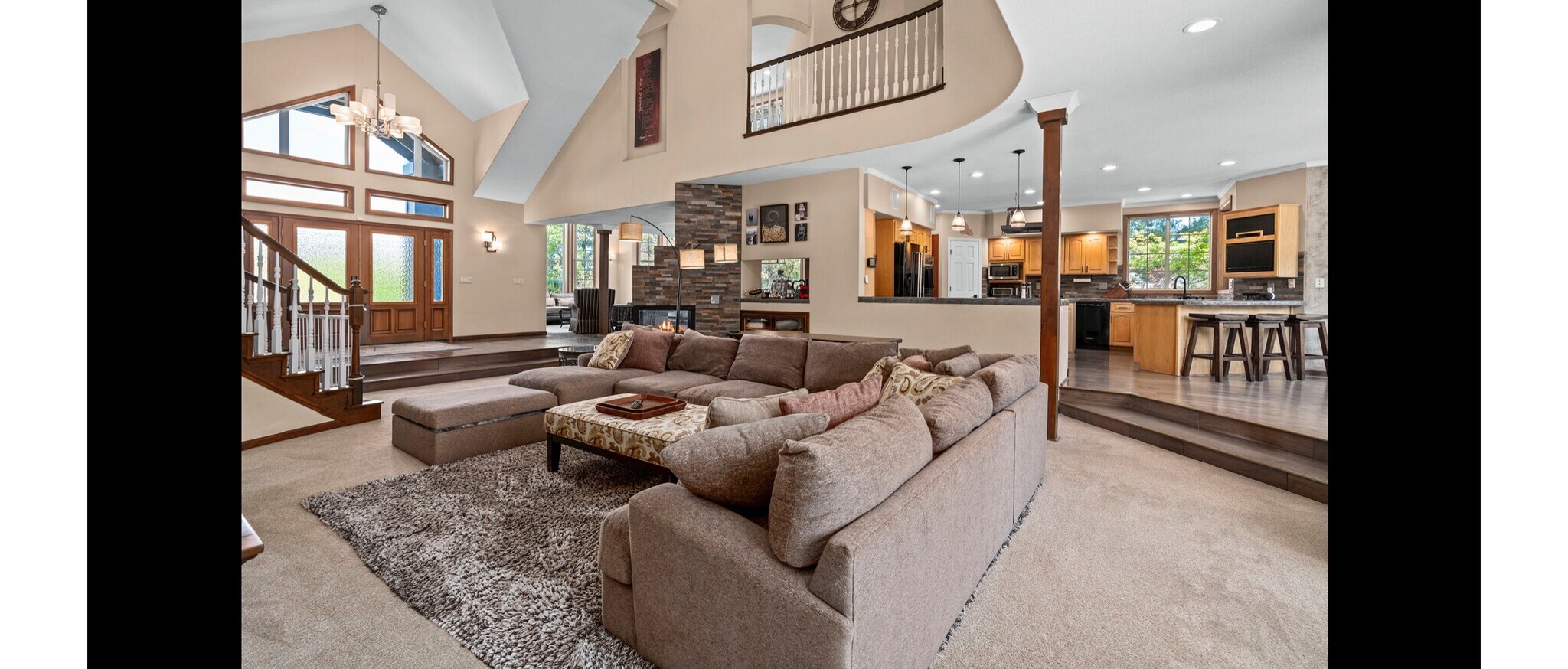 Building Photo - 4400 Mountaingate Dr