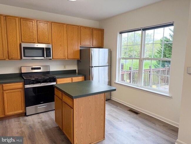 Building Photo - 99 E Highland Cir