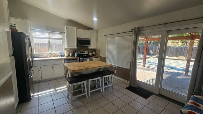 Building Photo - 25743 Pelion Rd