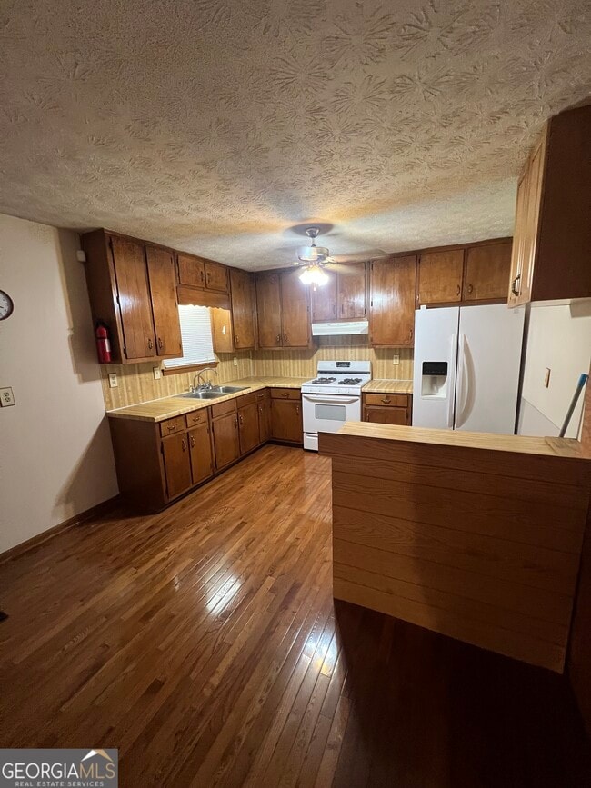 Building Photo - 2060 Kimber Trail